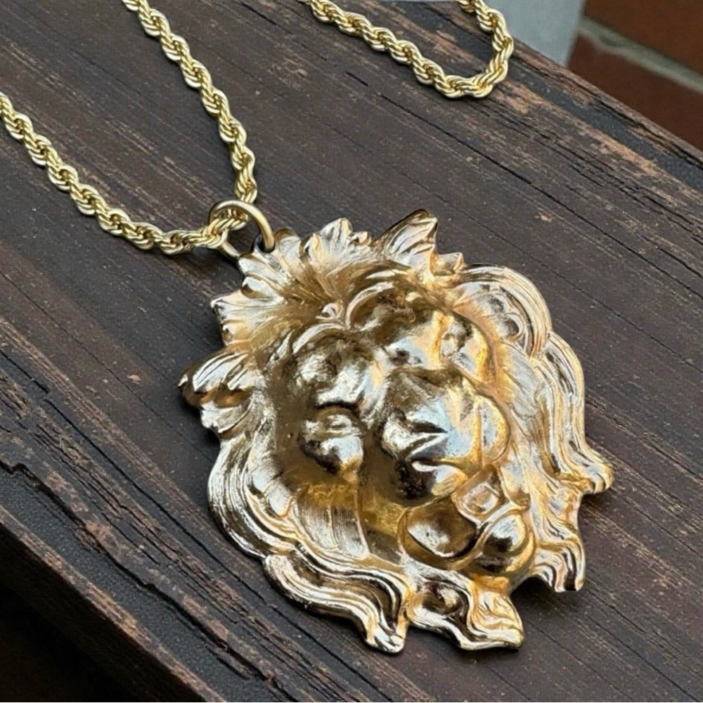 NAPIER 1970 Francis Fujio Hand-carved Gold Lion Pendant, Book Piece
